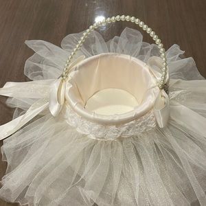 Flower girl basket